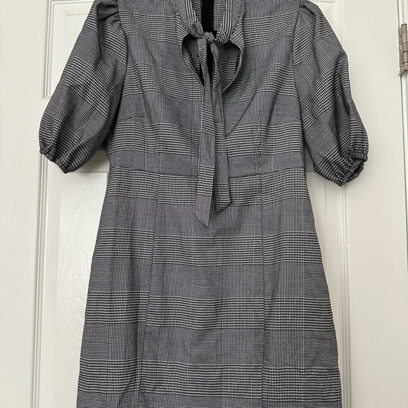 Forever 21 Dresses & Skirts - Forever 21 Black and White Plaid Long Sleeve Dress